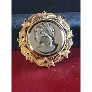 Vintage Black Glass Goldtone Cameo Brooch/pendant